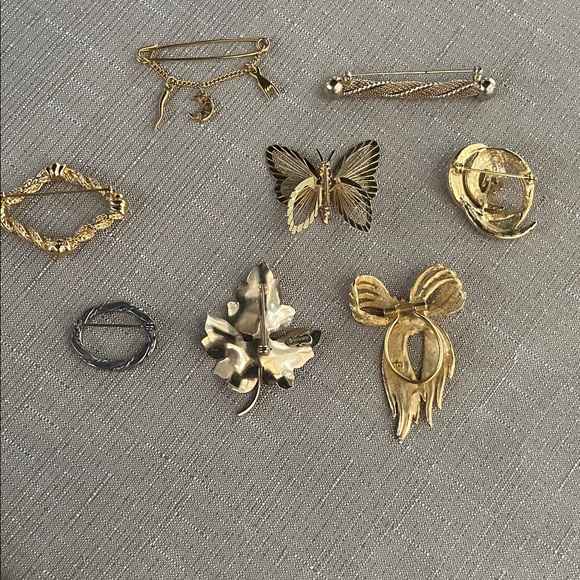 Chic Gold and Silver Brooch Collection - Picture 2 of 3